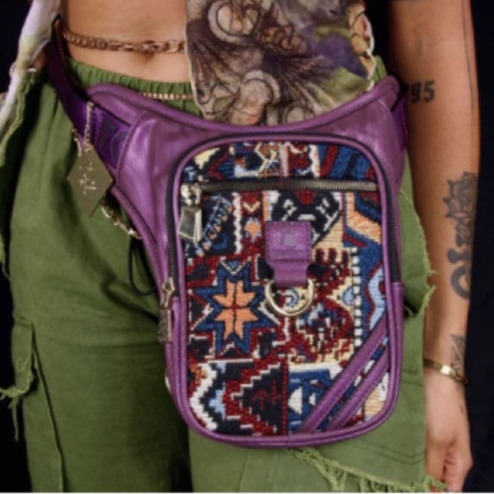 T&C Tribal Leg Bag